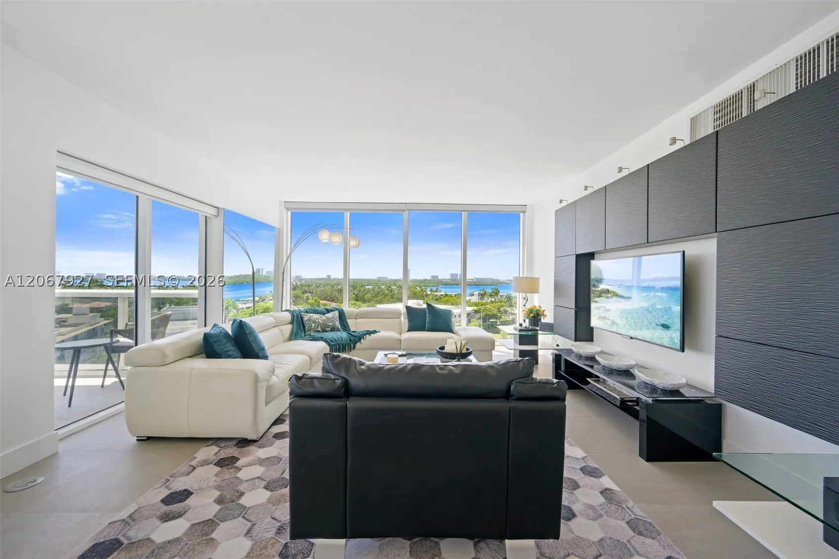 10275 Collins Ave #722