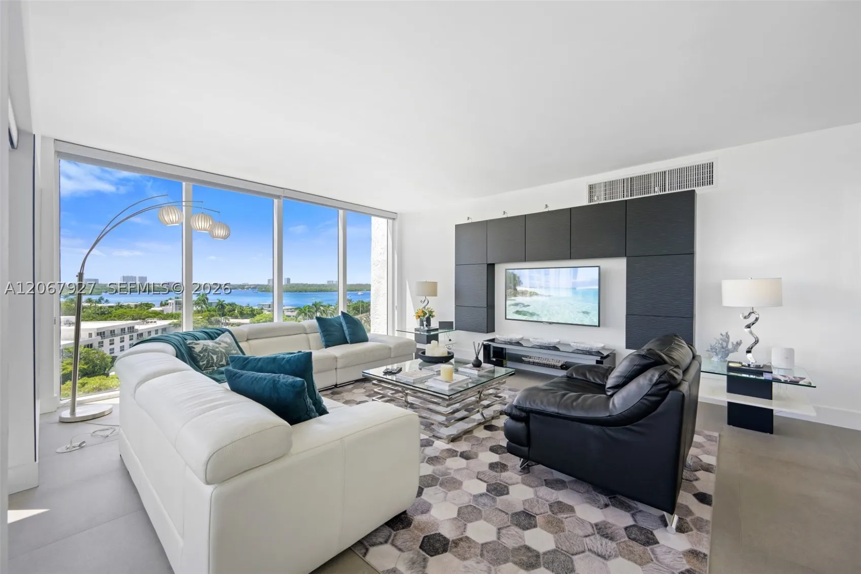 10275 Collins Ave #722