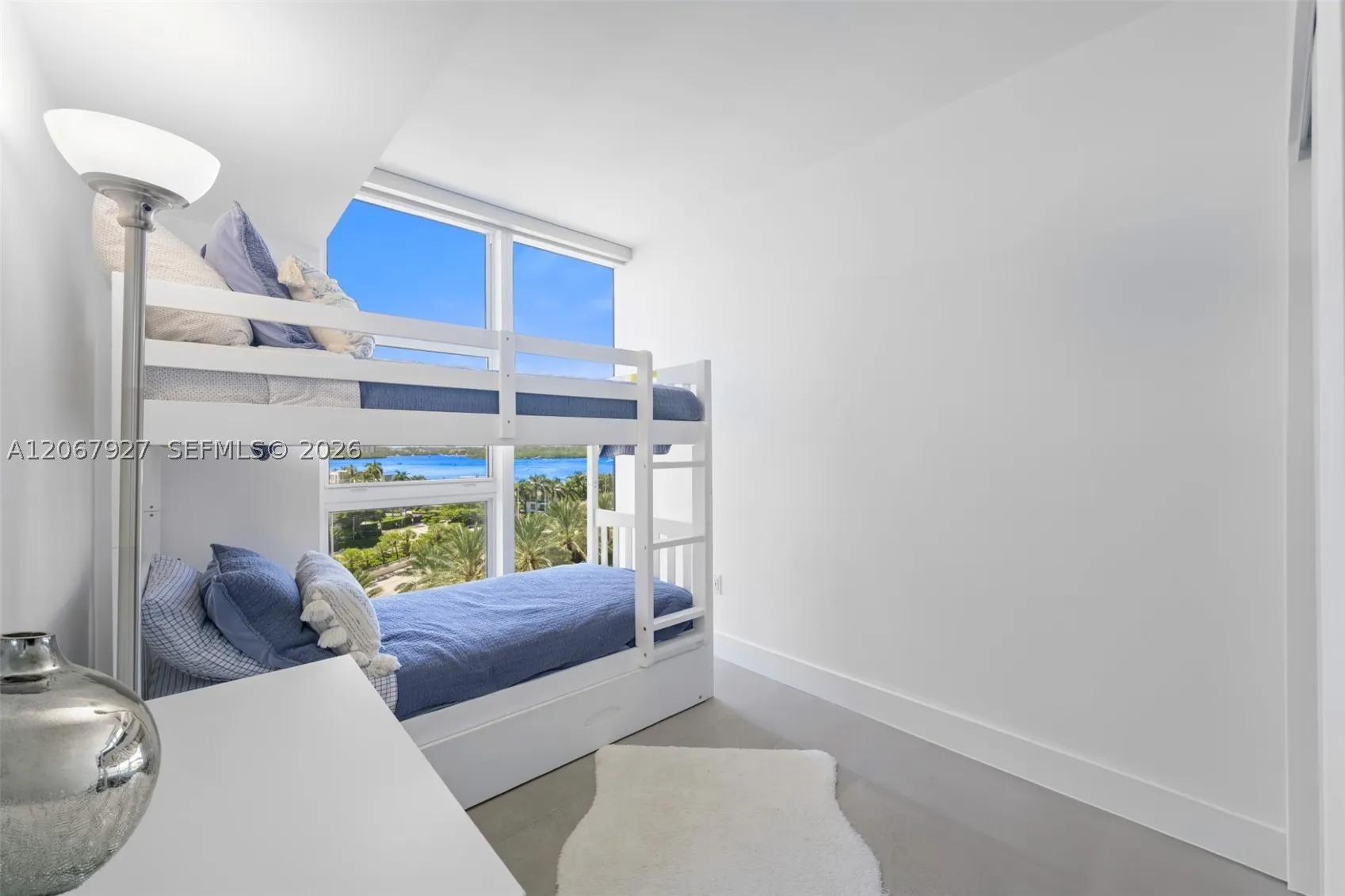 10275 Collins Ave #722