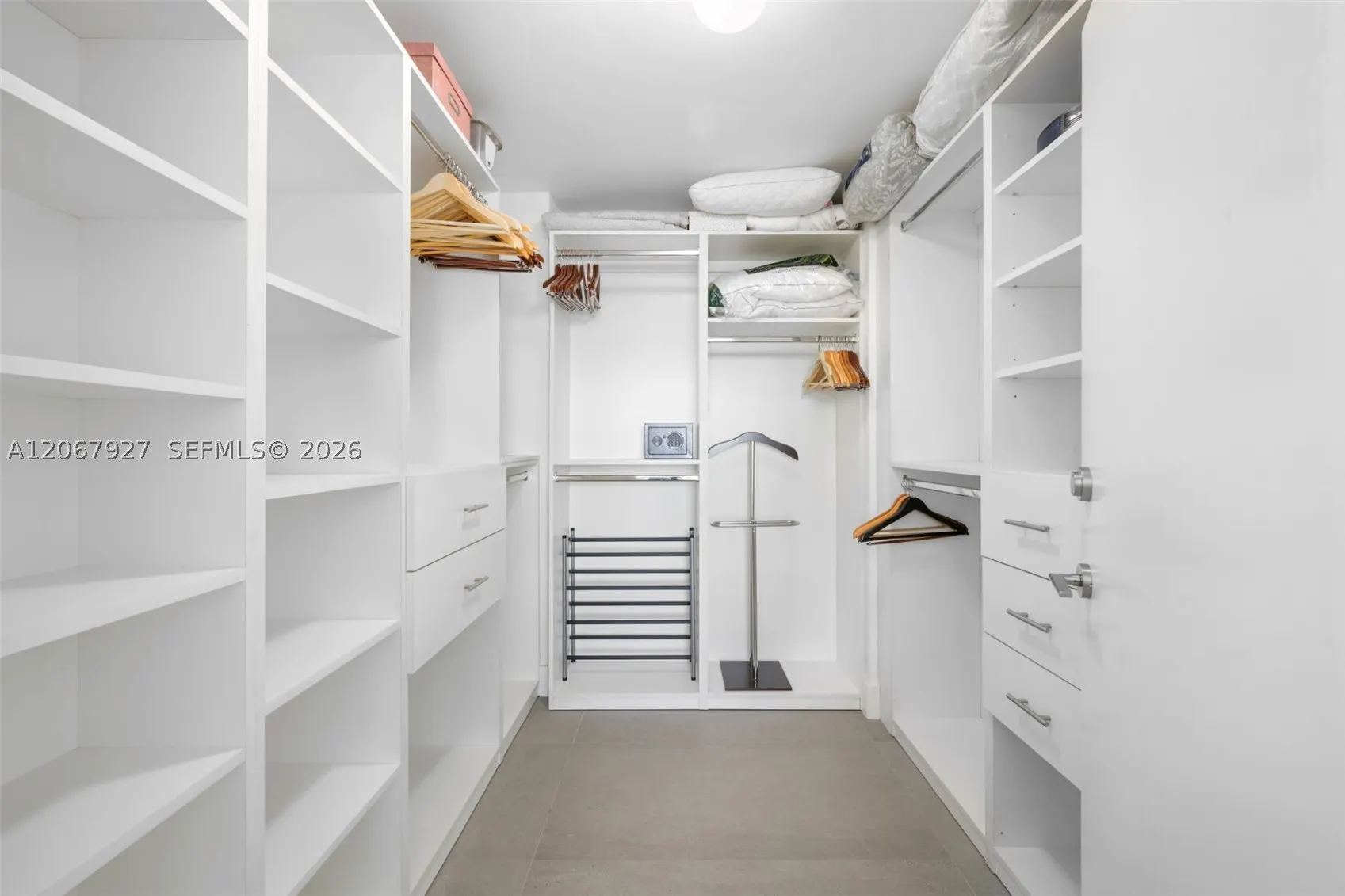 10275 Collins Ave #722