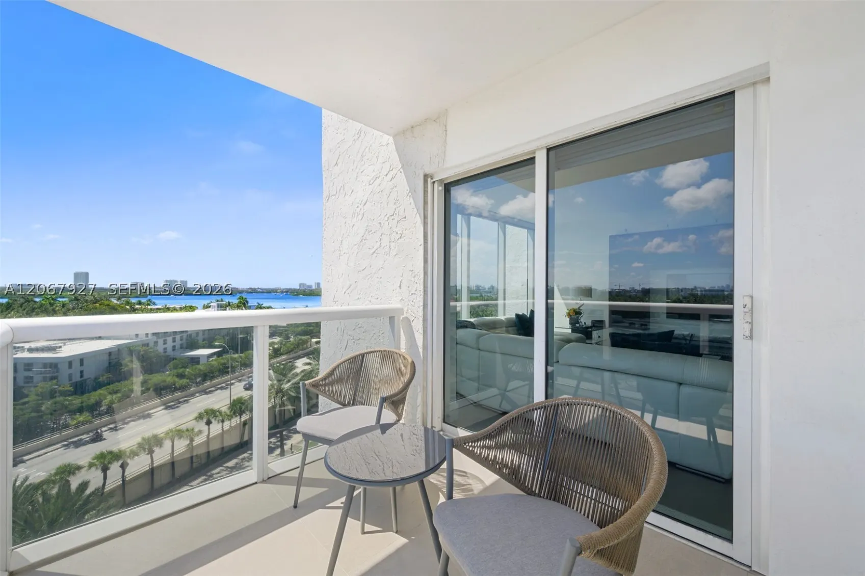 10275 Collins Ave #722