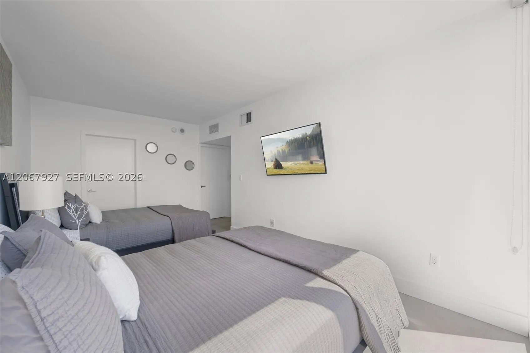10275 Collins Ave #722