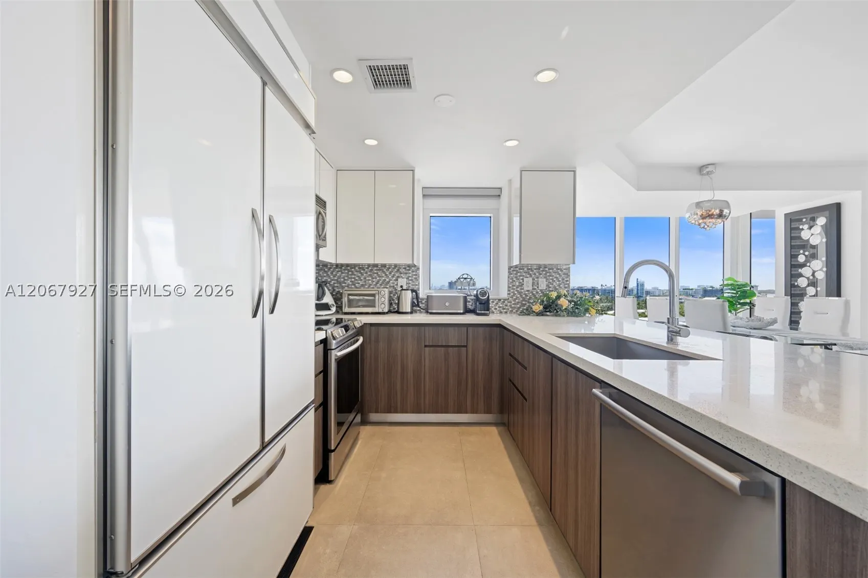 10275 Collins Ave #722