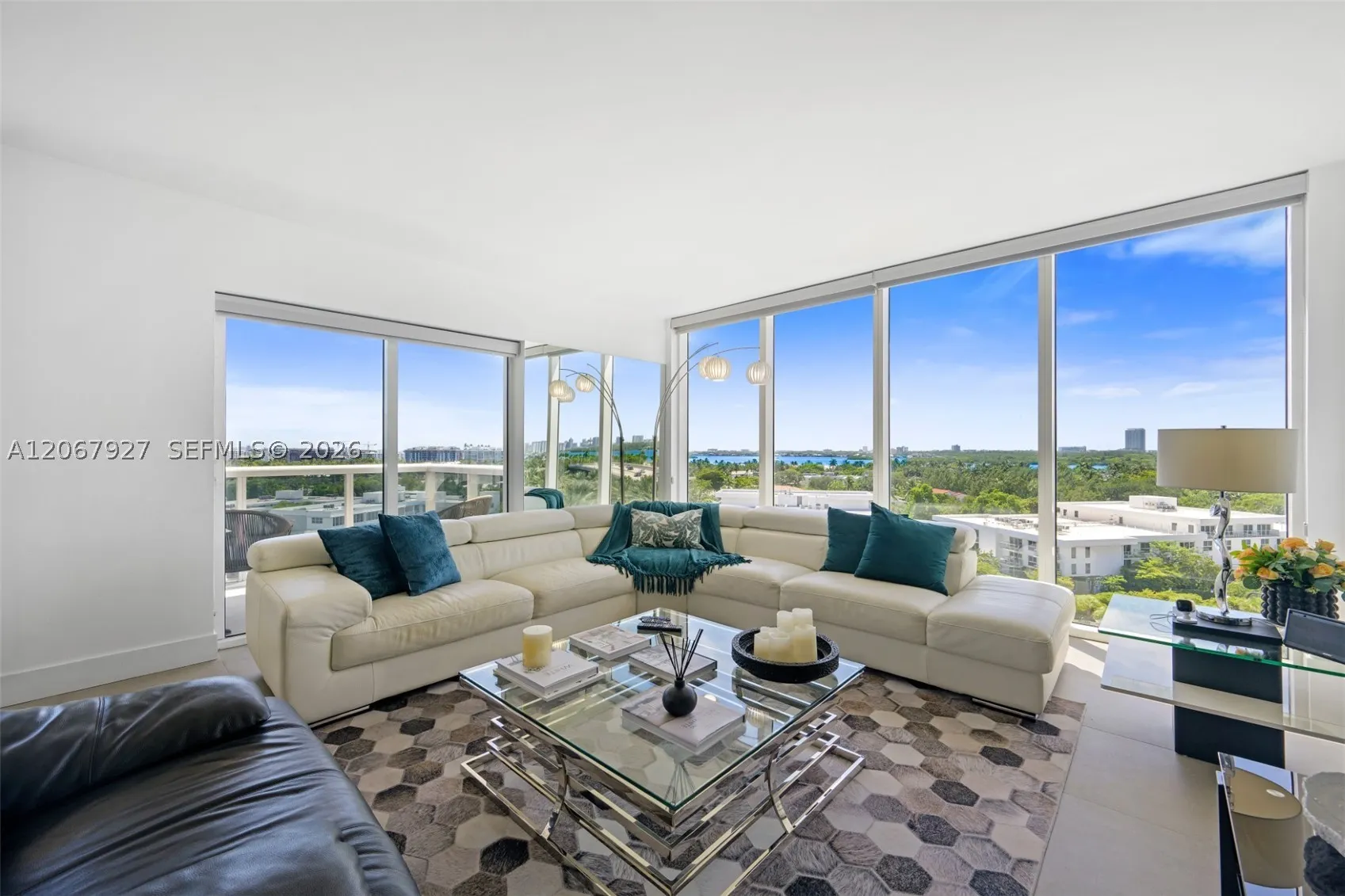 10275 Collins Ave #722