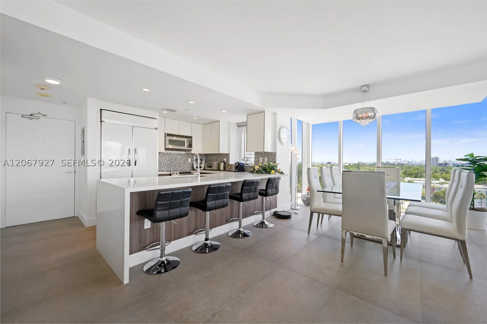 10275 Collins Ave #722