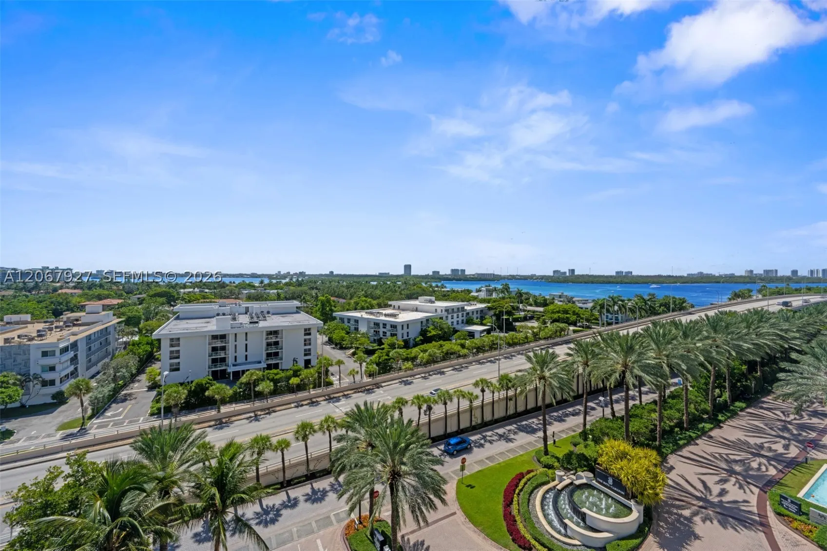 10275 Collins Ave #722