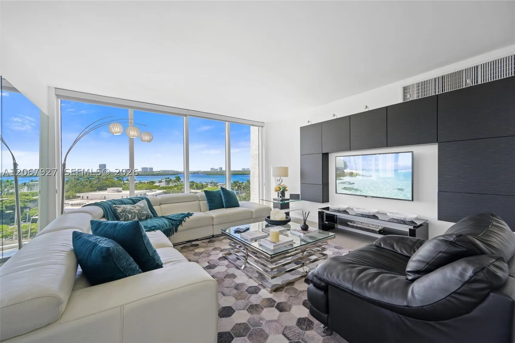 10275 Collins Ave #722