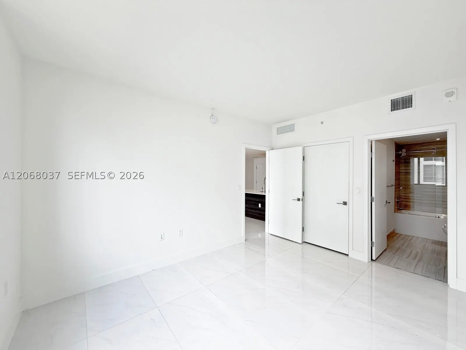 301 Altara Ave #609