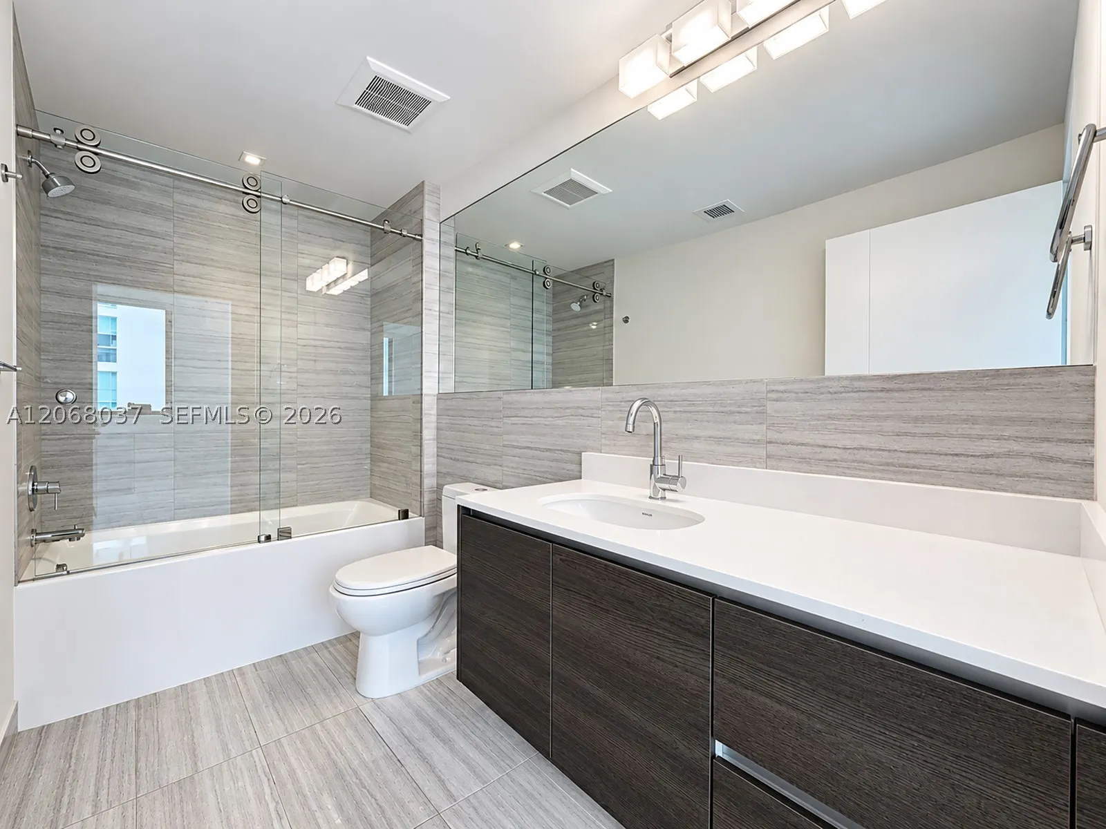 301 Altara Ave #609