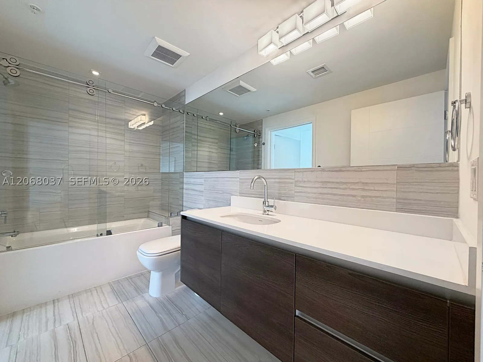 301 Altara Ave #609