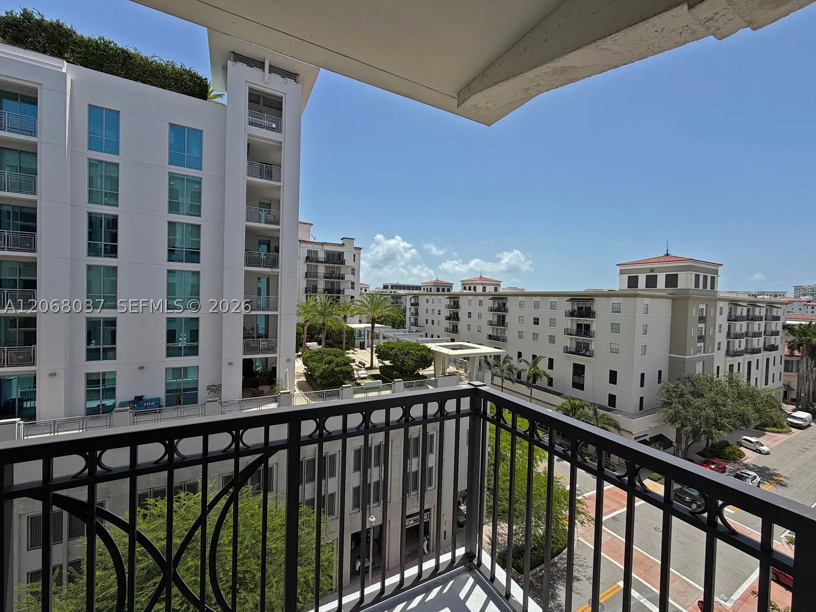 301 Altara Ave #609