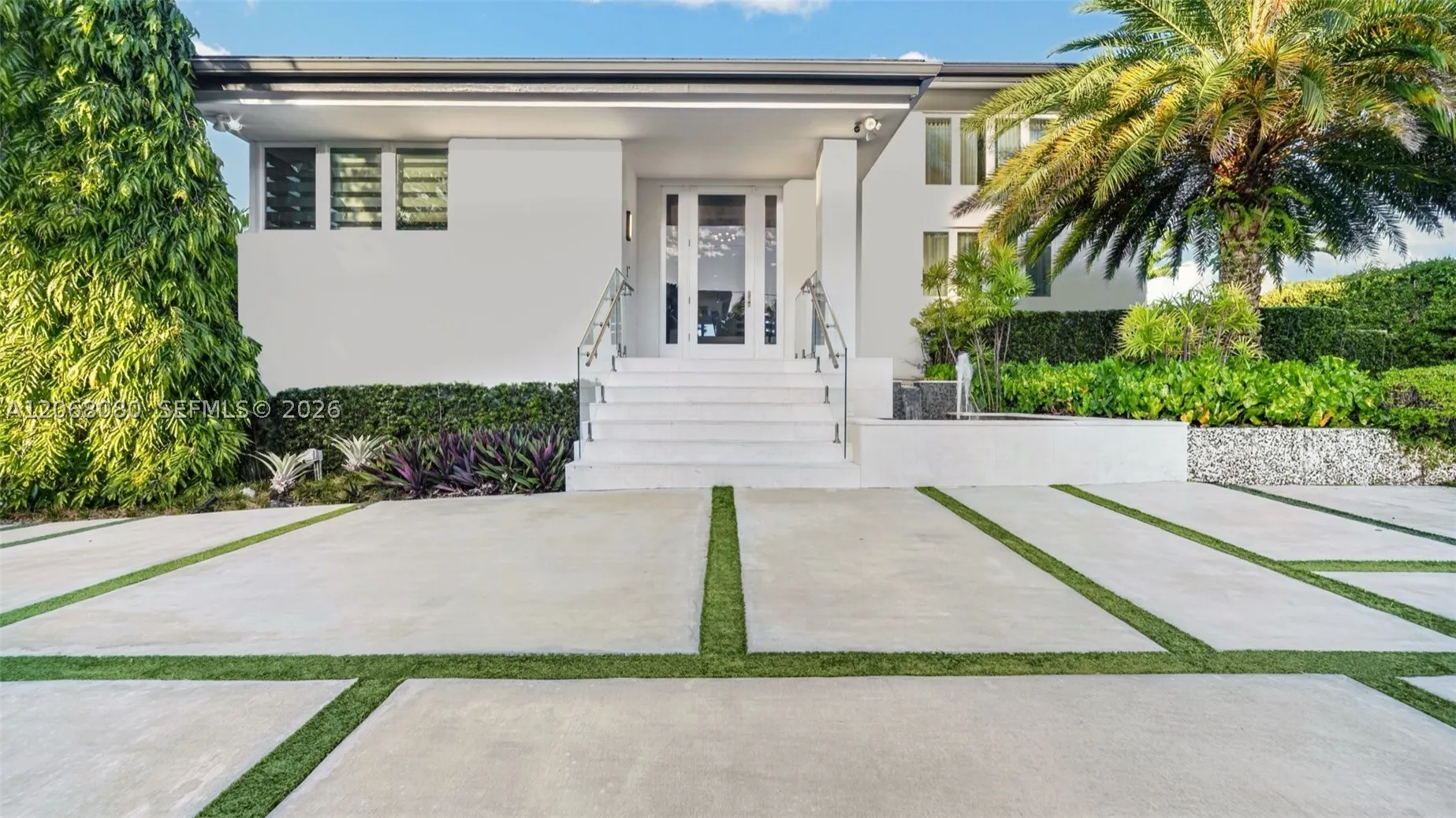 6819 Sunrise Pl
