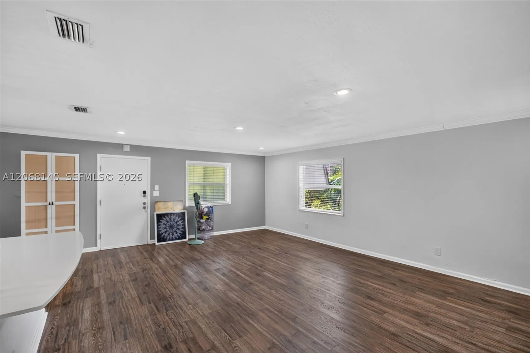 6815 Edgewater Dr #301