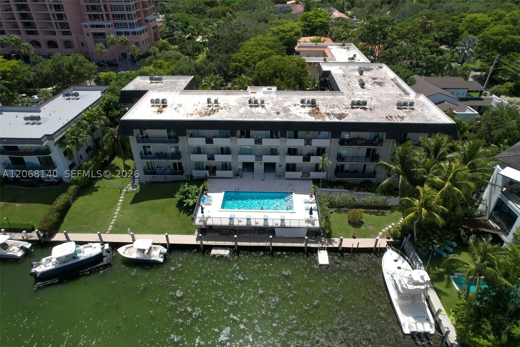 6815 Edgewater Dr #301