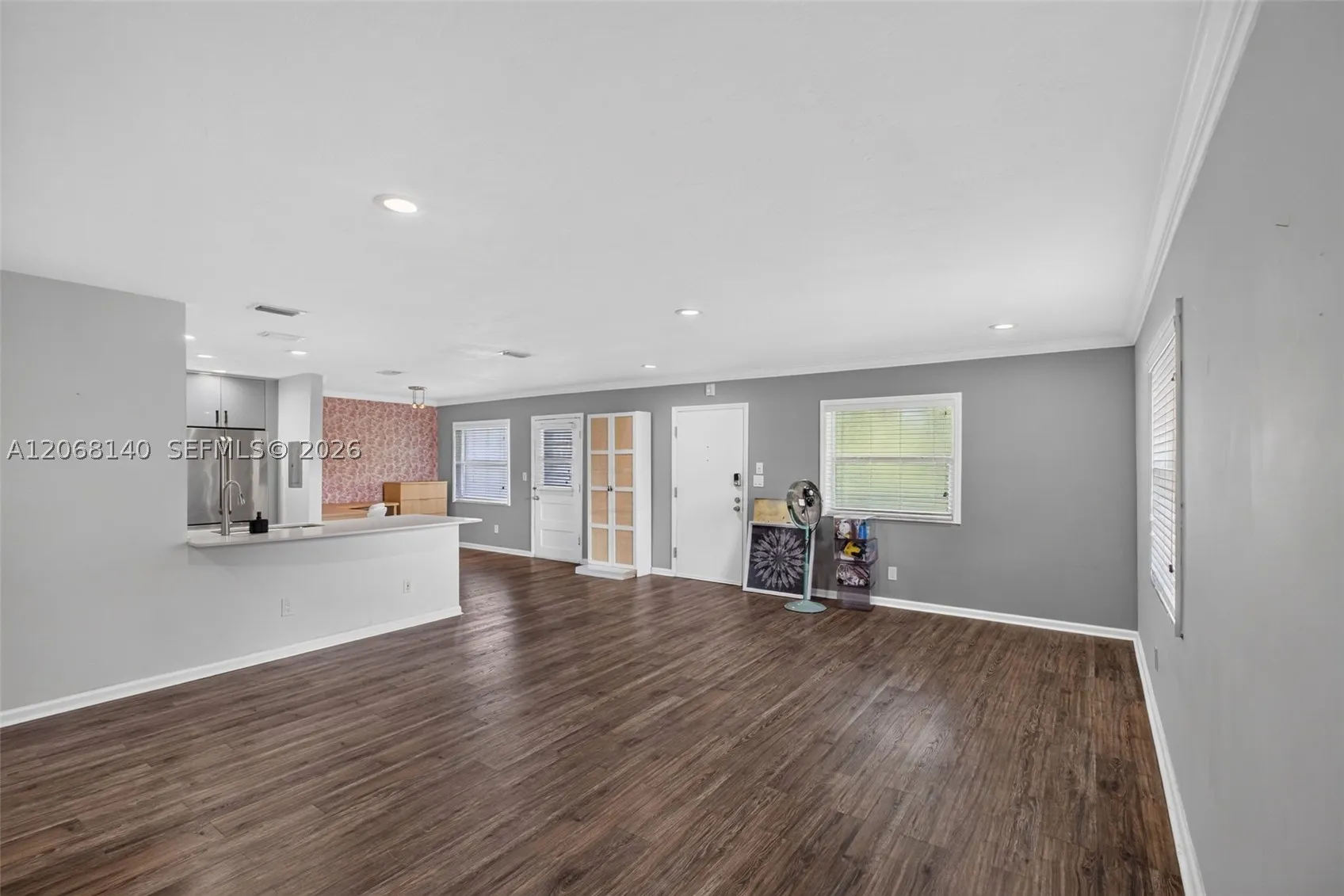 6815 Edgewater Dr #301
