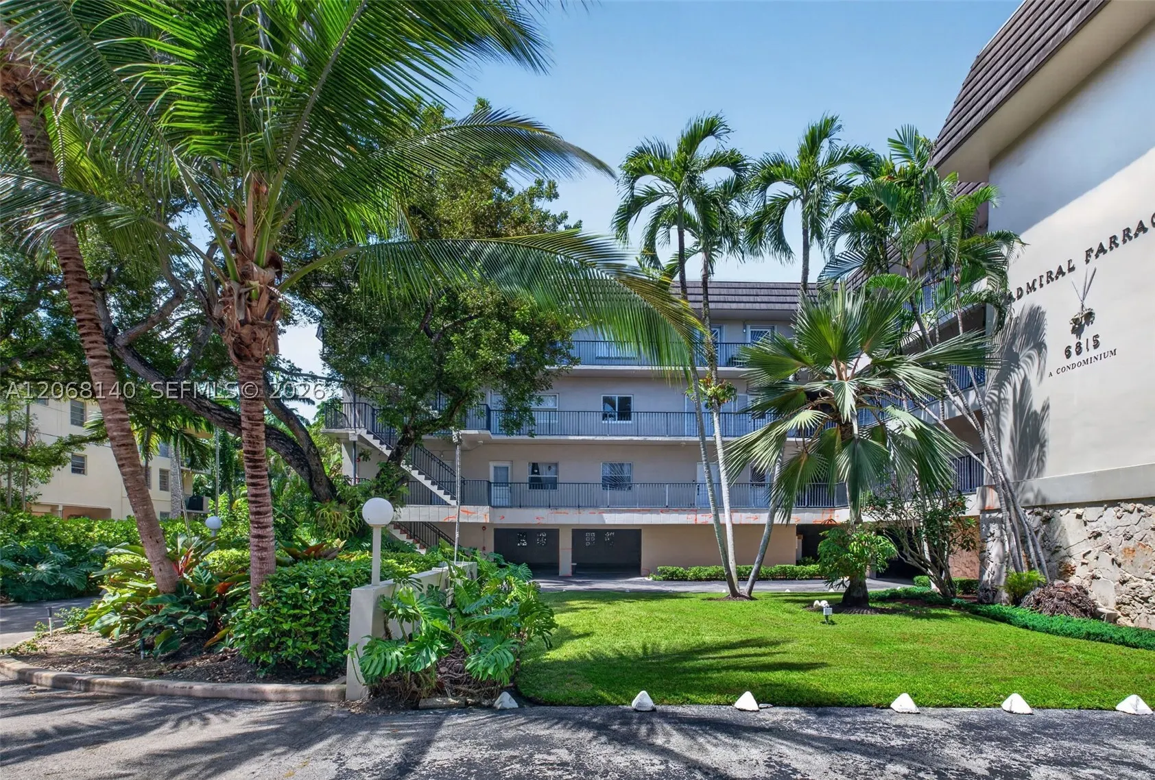 6815 Edgewater Dr #301