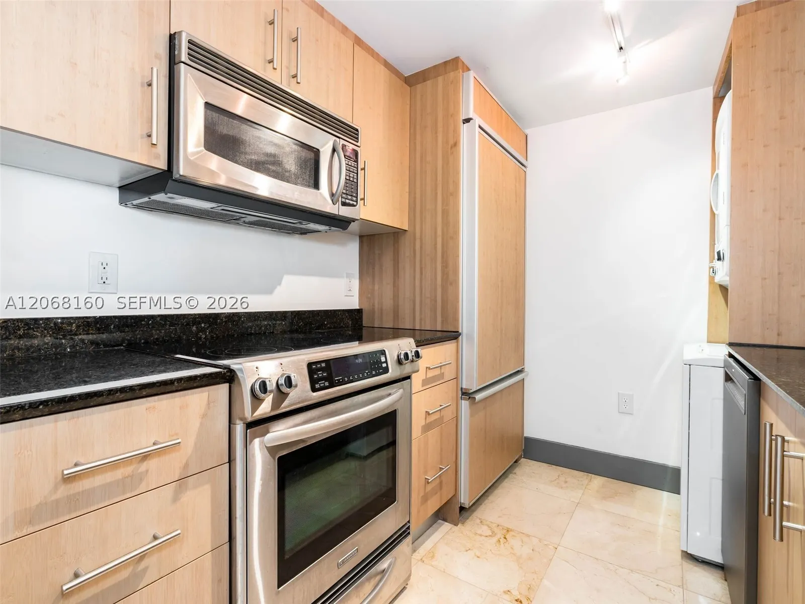 10275 Collins Ave #PH1506