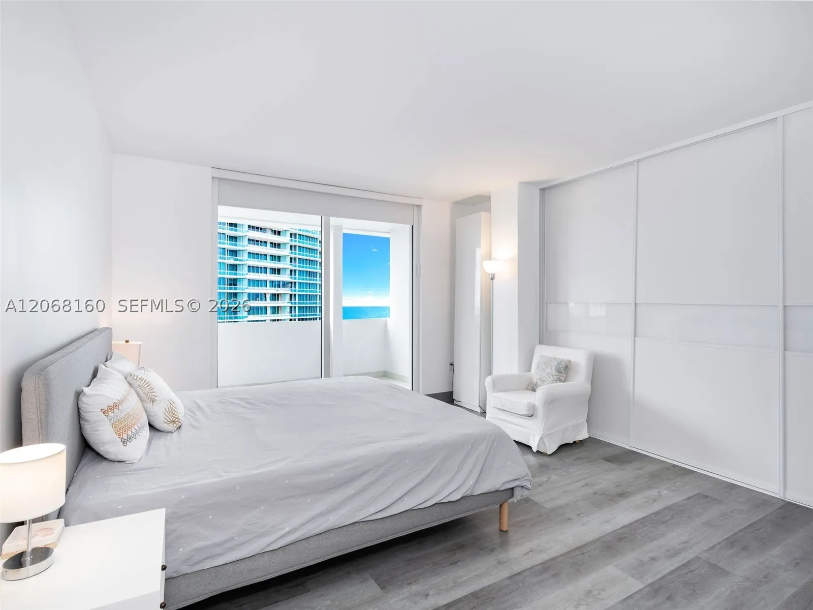 10275 Collins Ave #PH1506