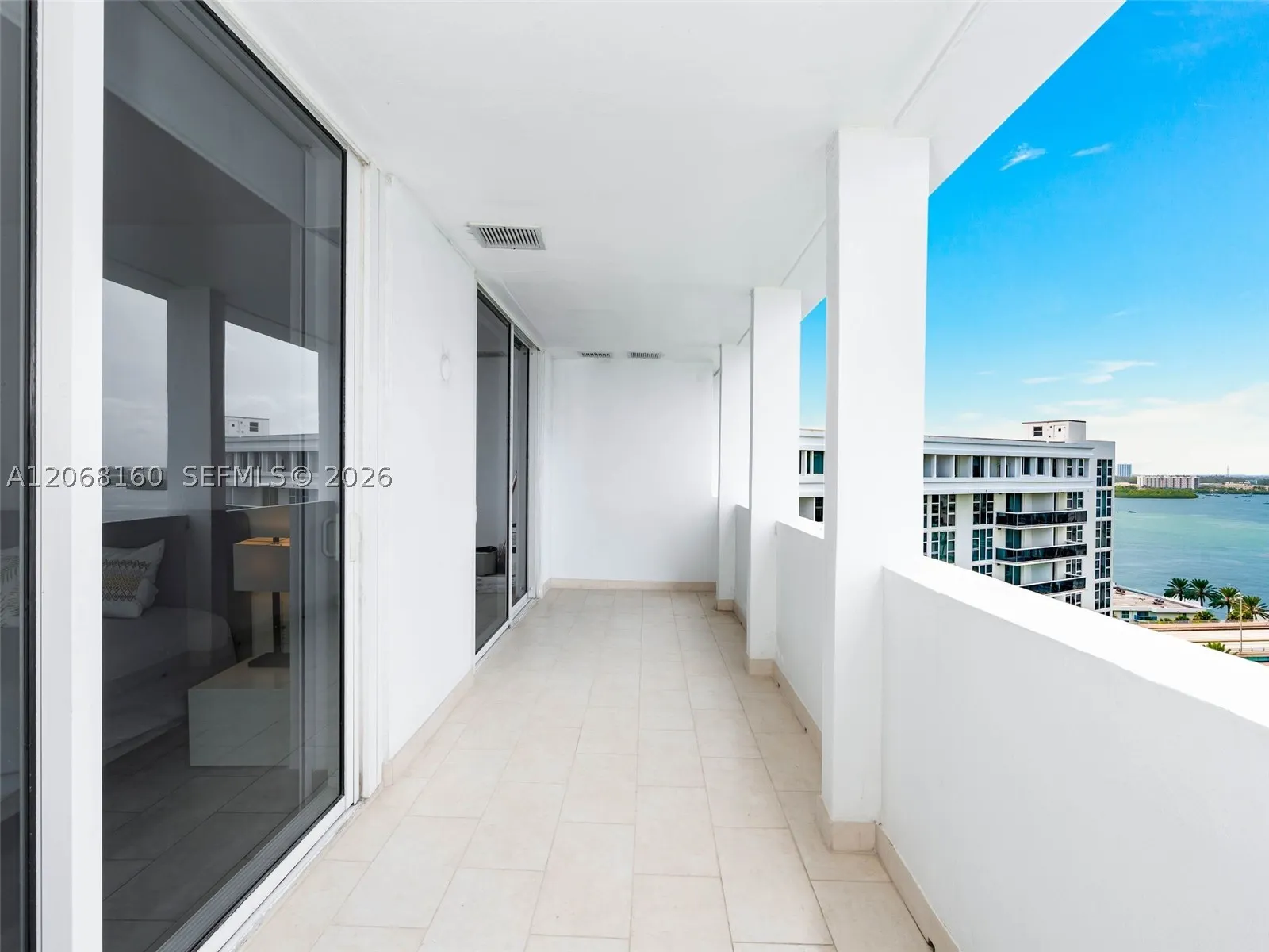 10275 Collins Ave #PH1506