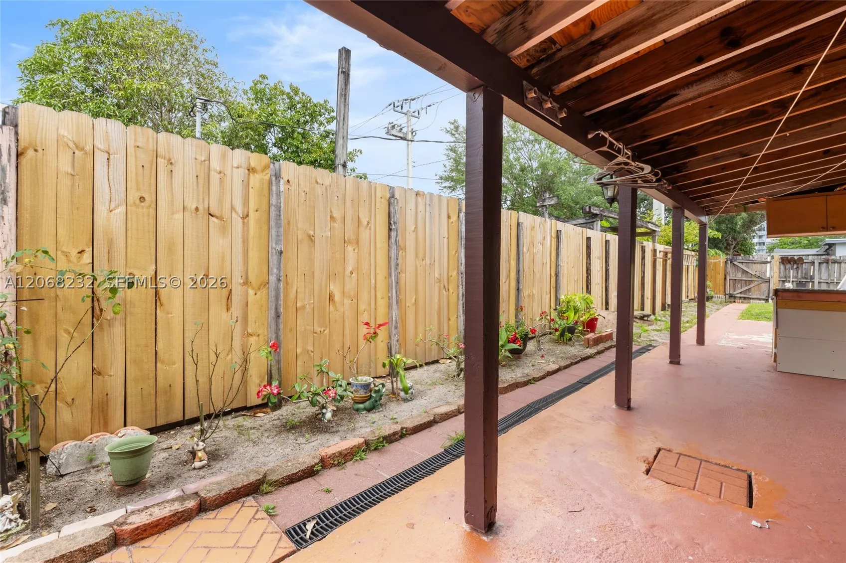 1223 NE 182nd St