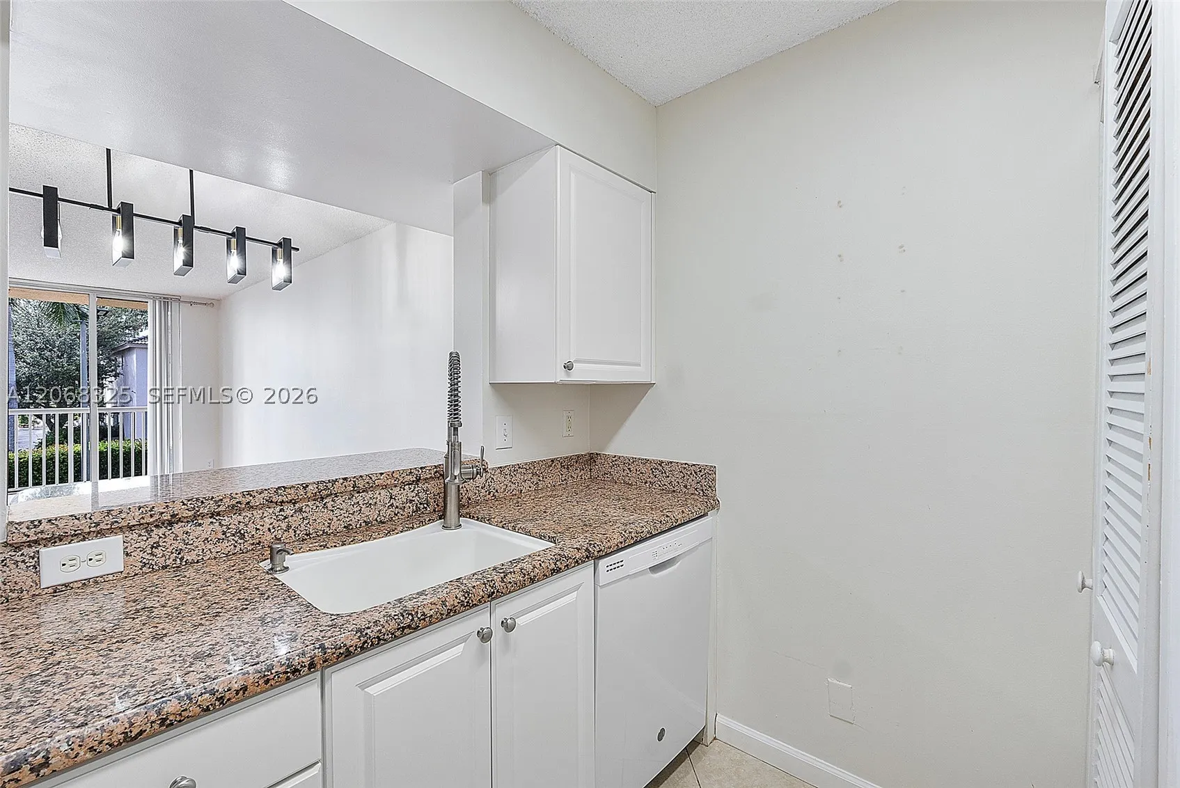 1450 SE 3rd Ave #201