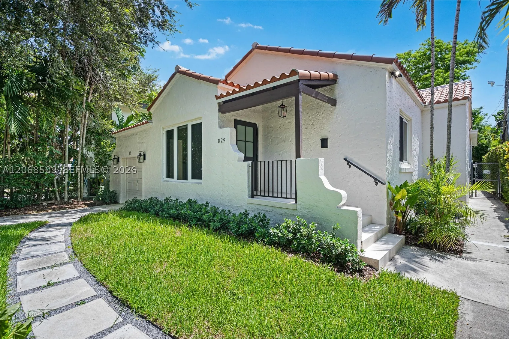 829 Genoa St