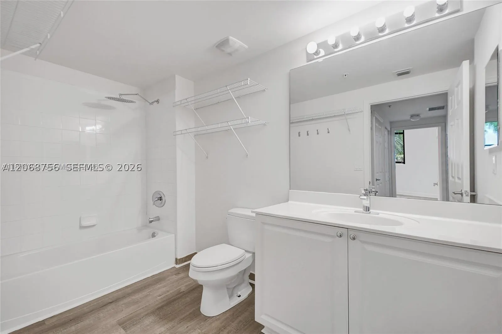 888 S Douglas Rd #304
