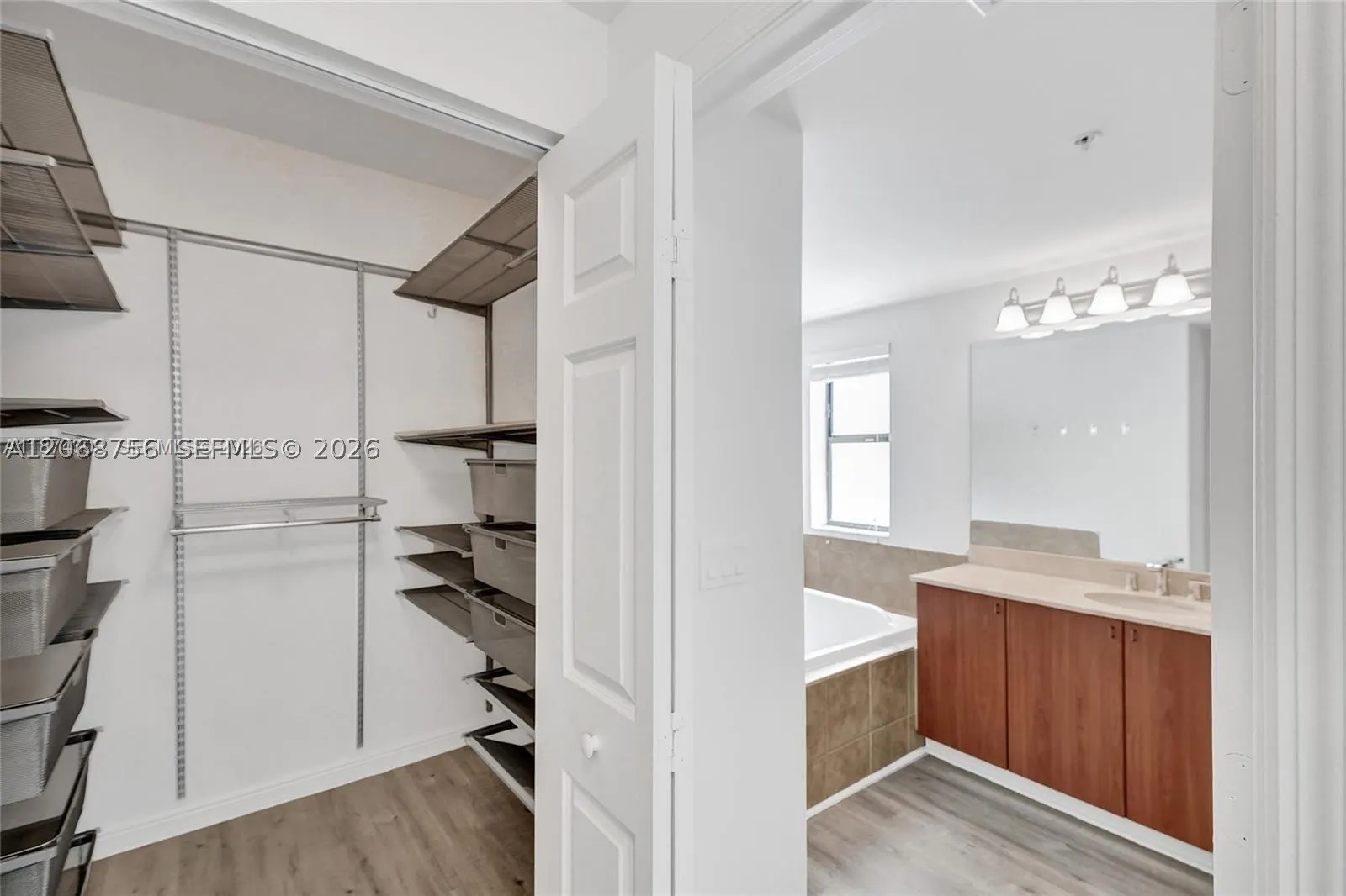 888 S Douglas Rd #304