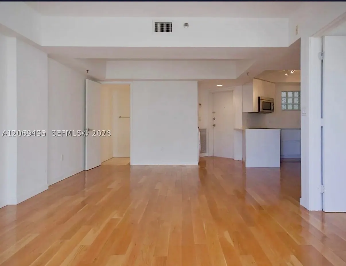 9156 Collins Ave #202