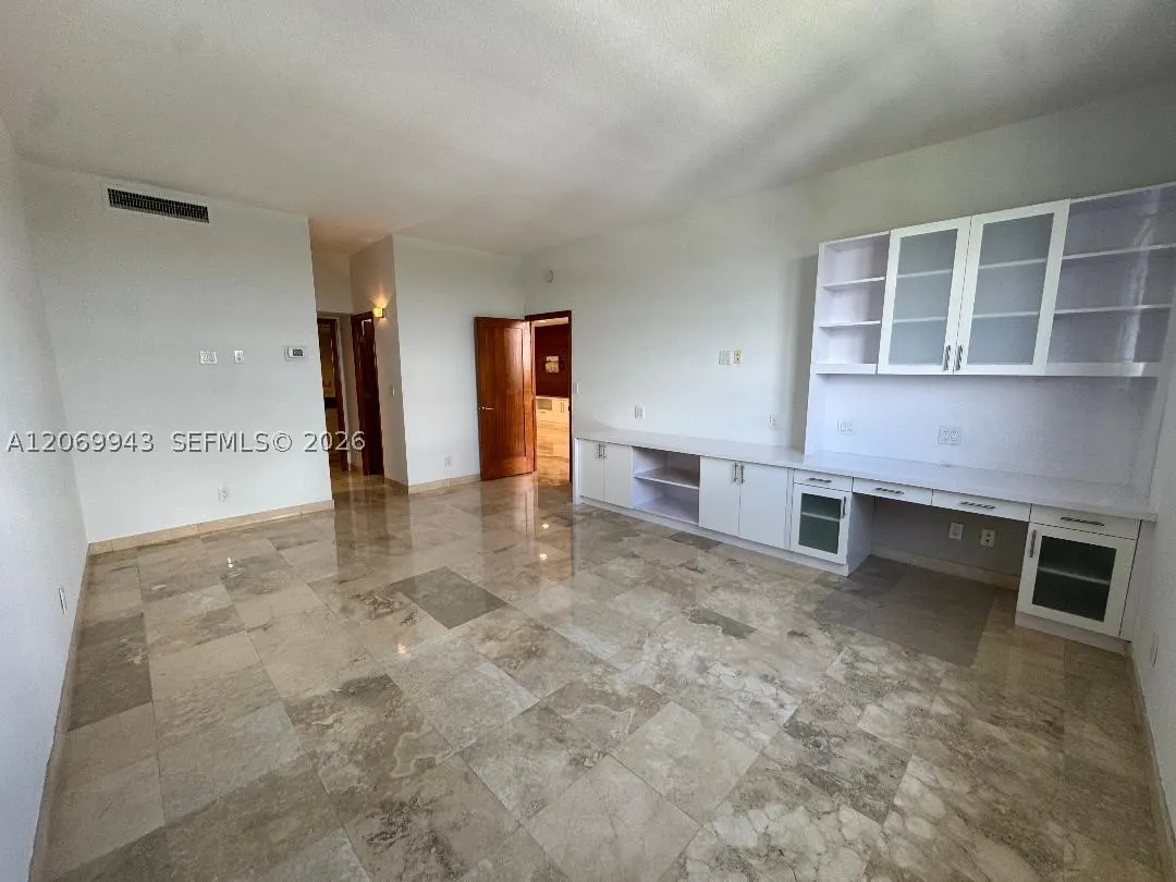 90 Edgewater Dr #PH15