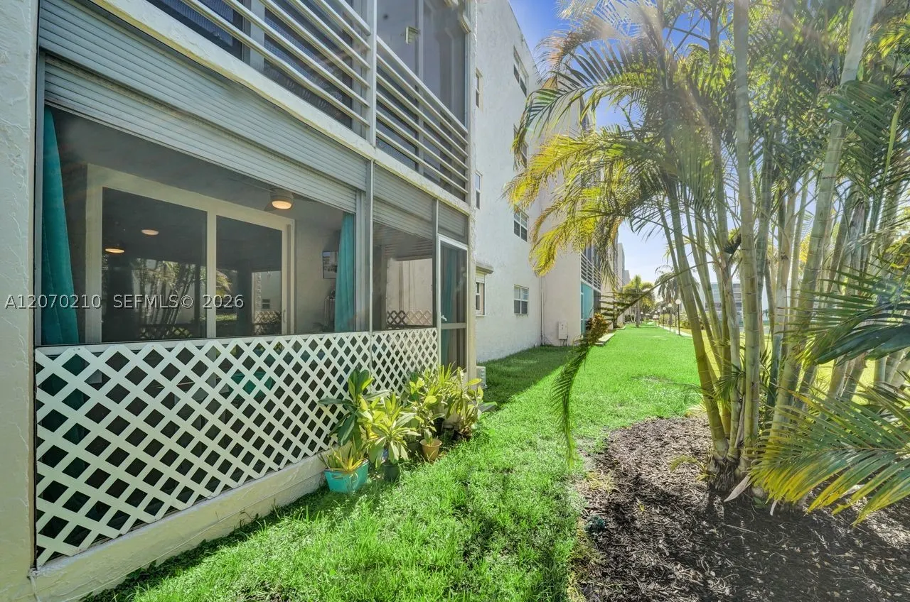 325 SE 11th Ter #107