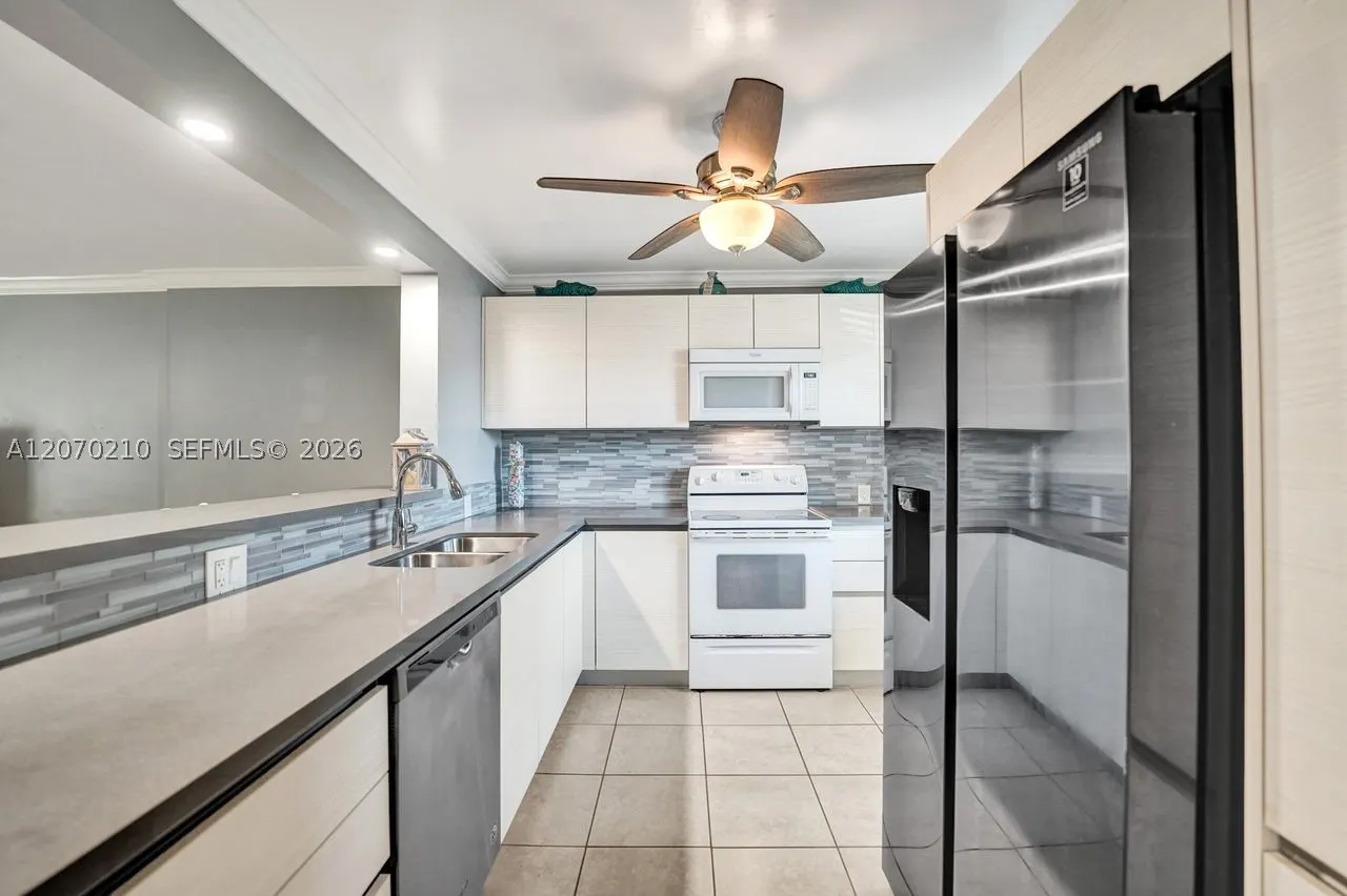 325 SE 11th Ter #107