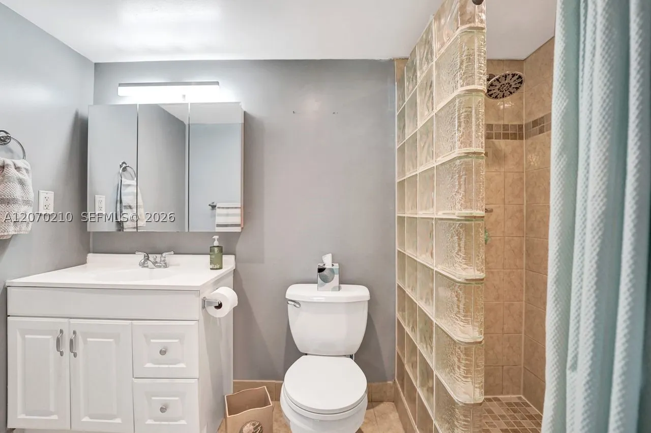 325 SE 11th Ter #107