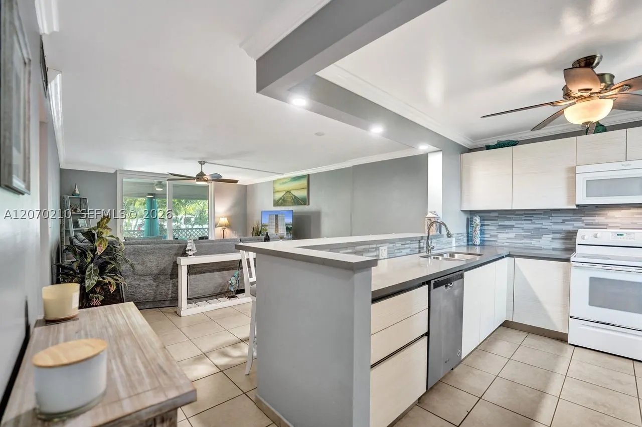 325 SE 11th Ter #107