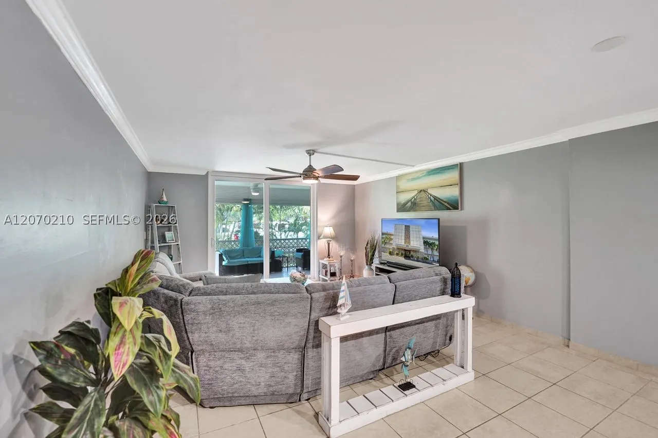 325 SE 11th Ter #107