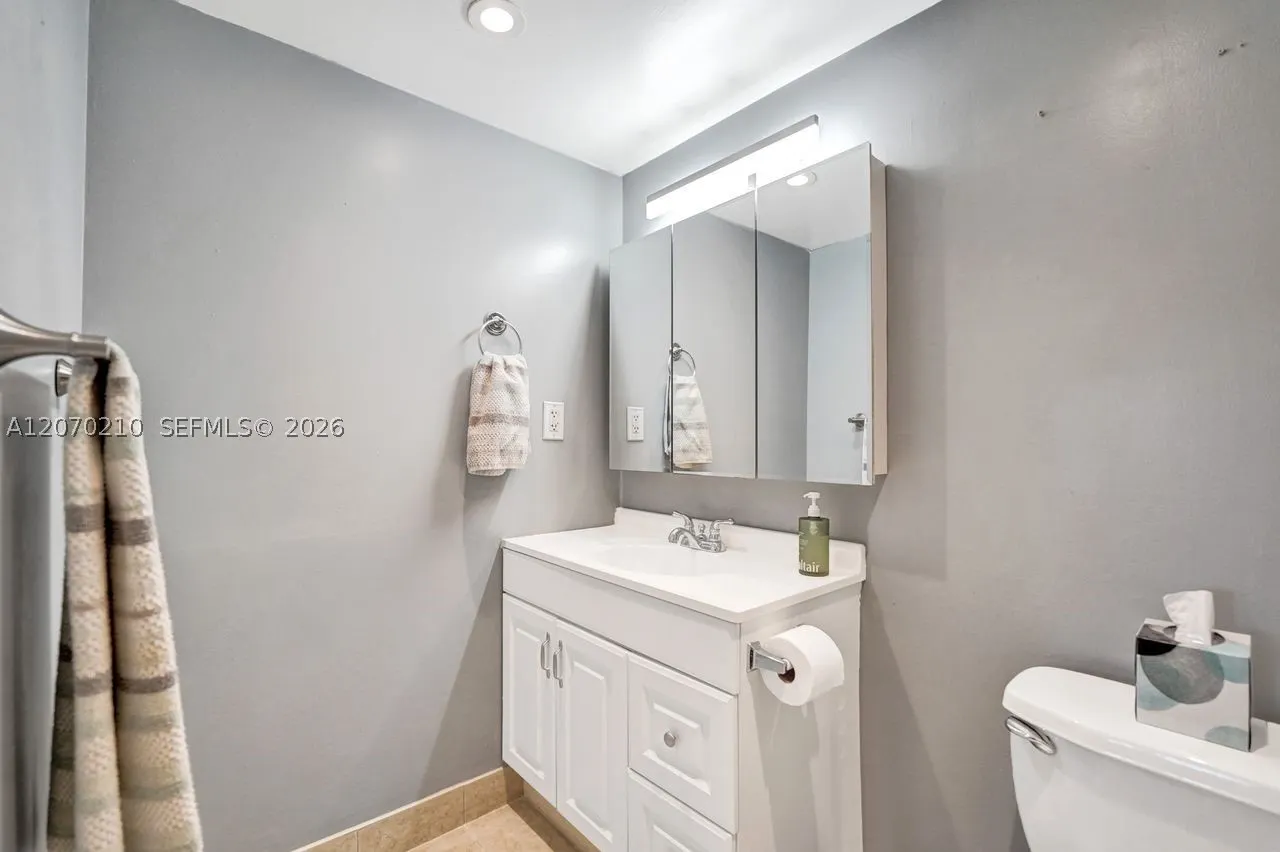 325 SE 11th Ter #107
