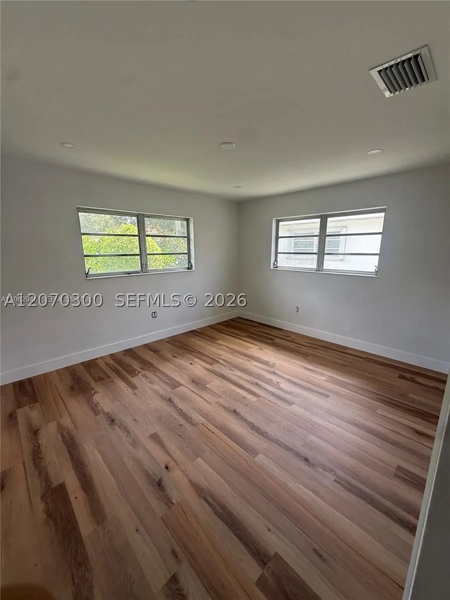 1532 Trillo Ave