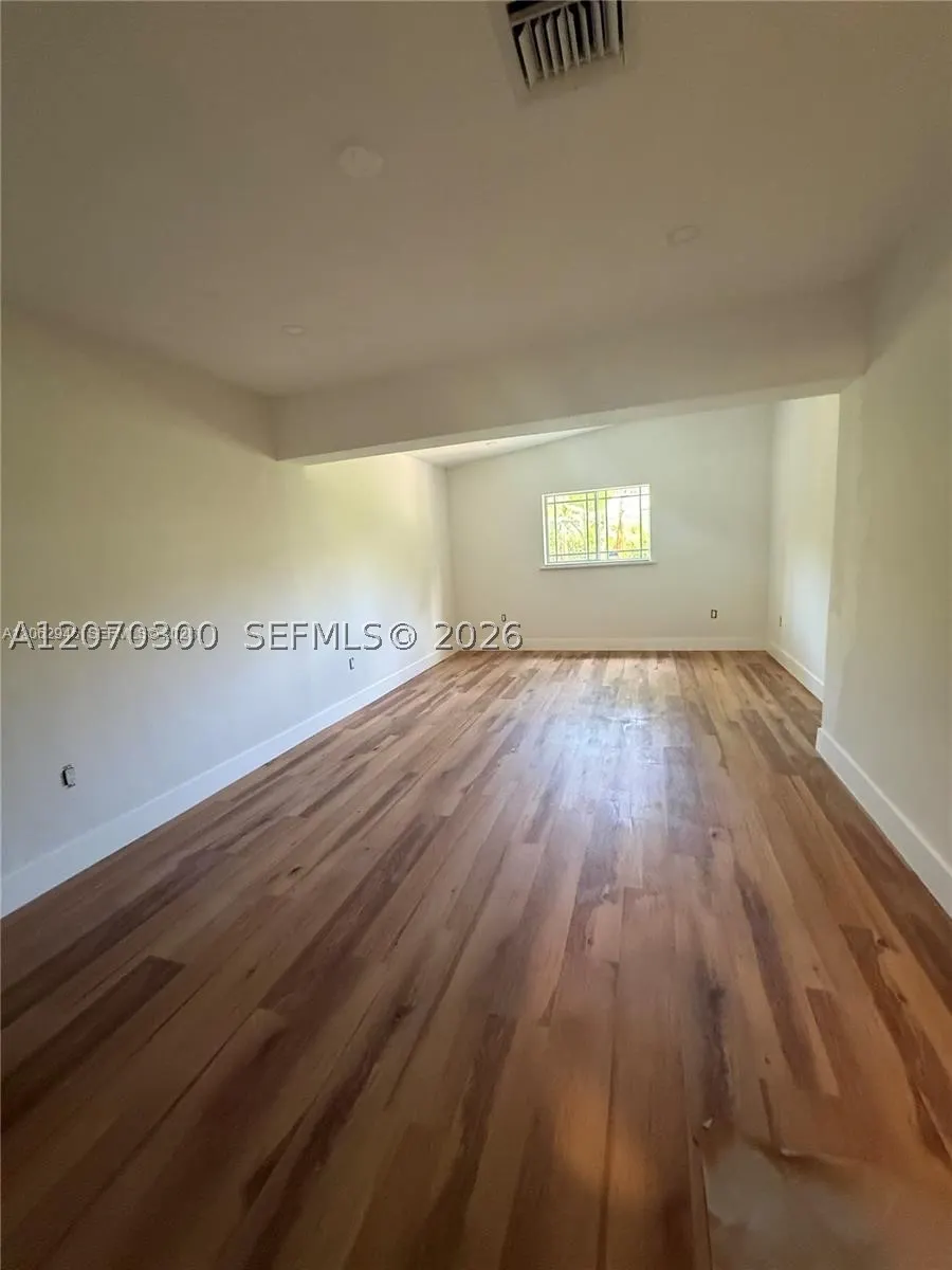1532 Trillo Ave