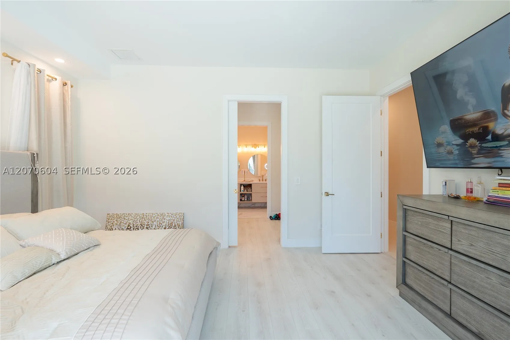300 Montura Ave