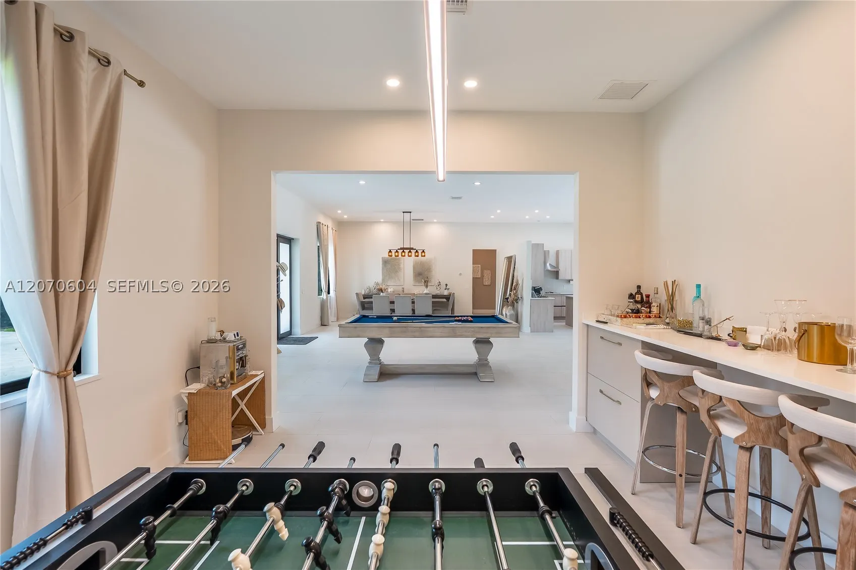 300 Montura Ave