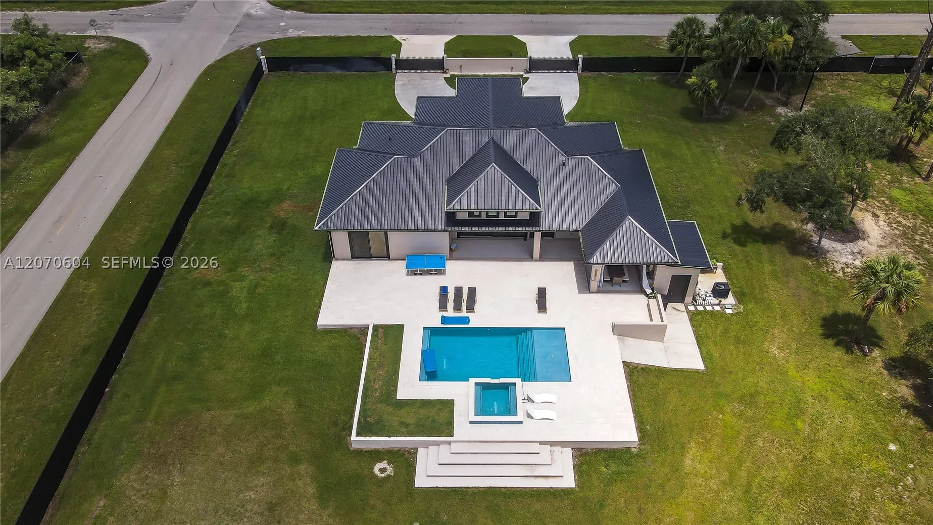 300 Montura Ave