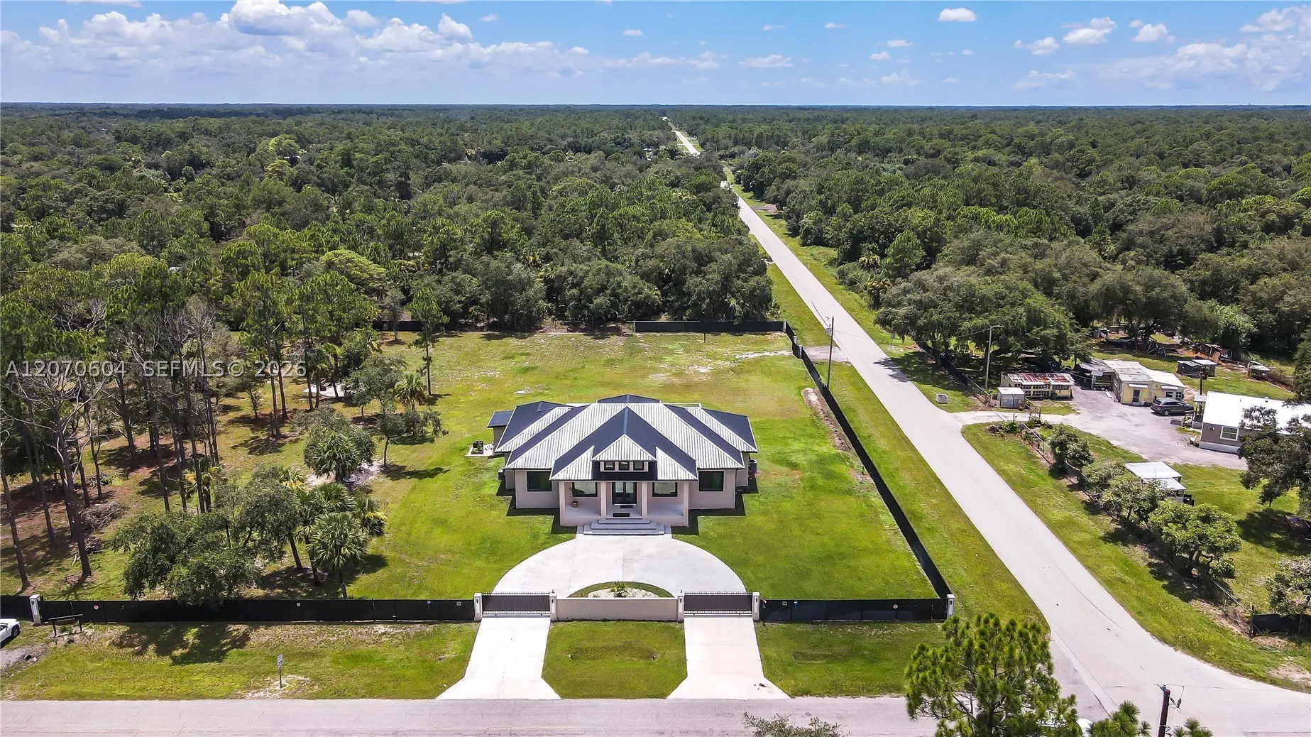 300 Montura Ave