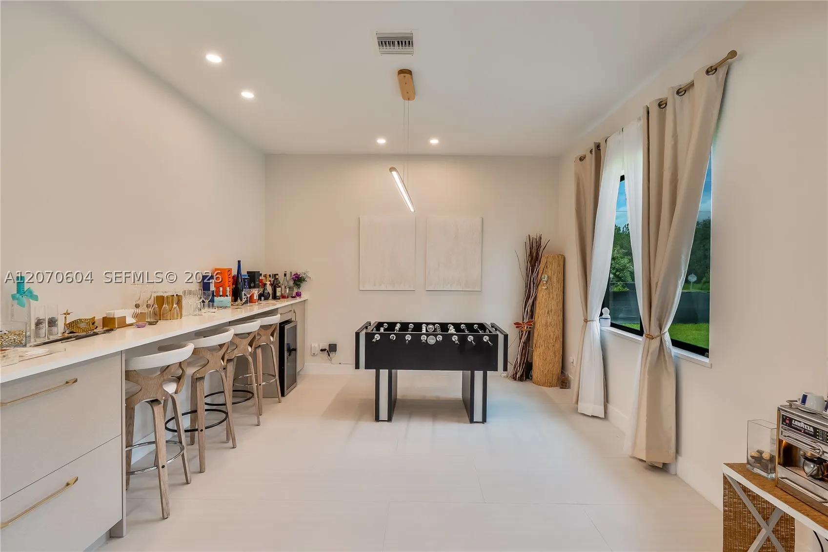 300 Montura Ave
