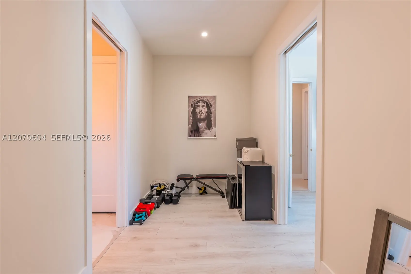 300 Montura Ave