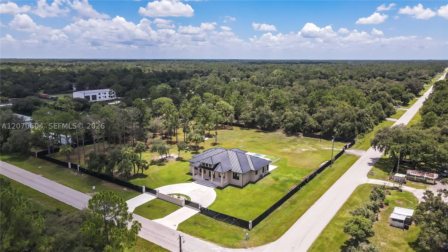 300 Montura Ave