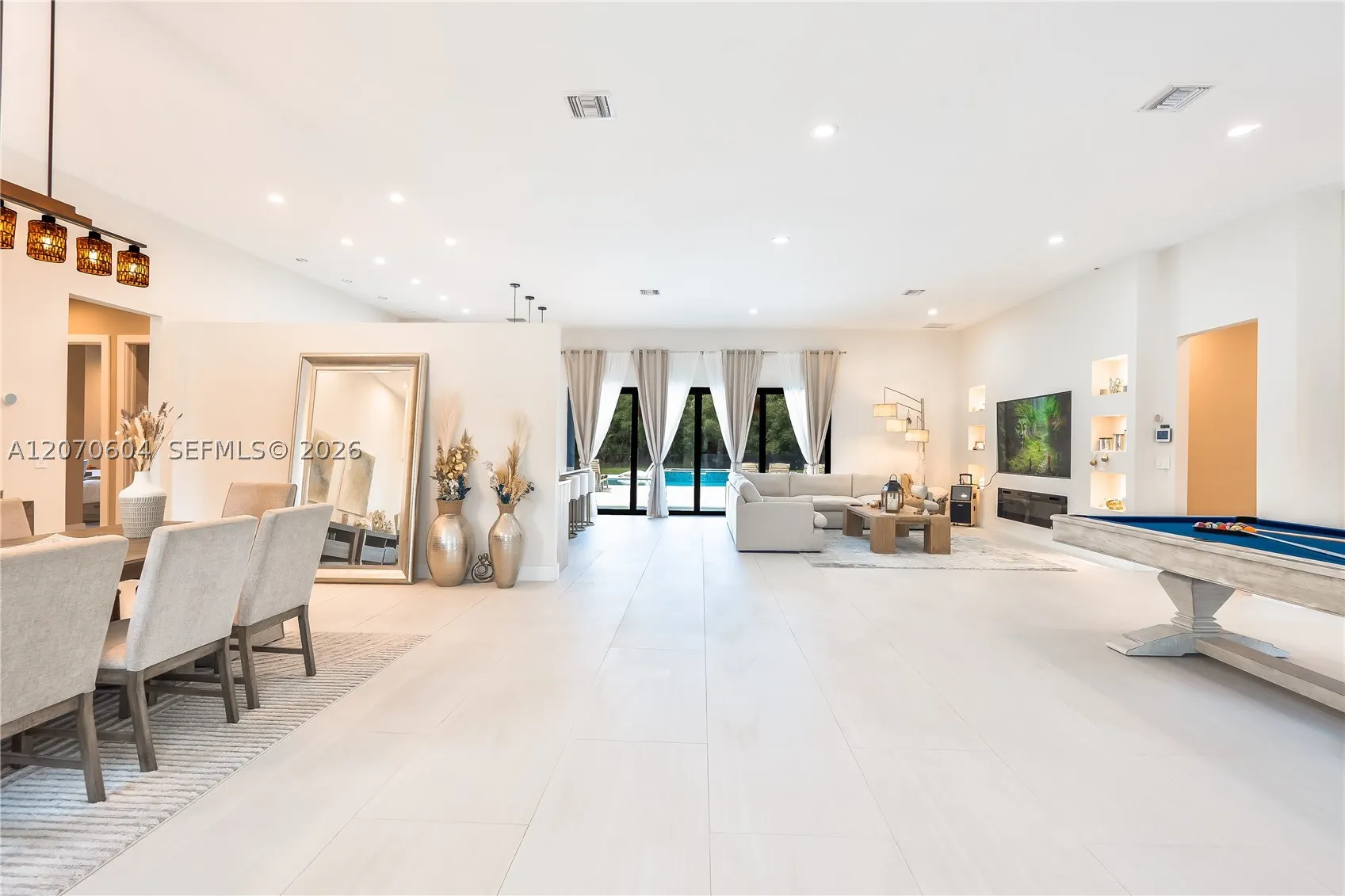 300 Montura Ave