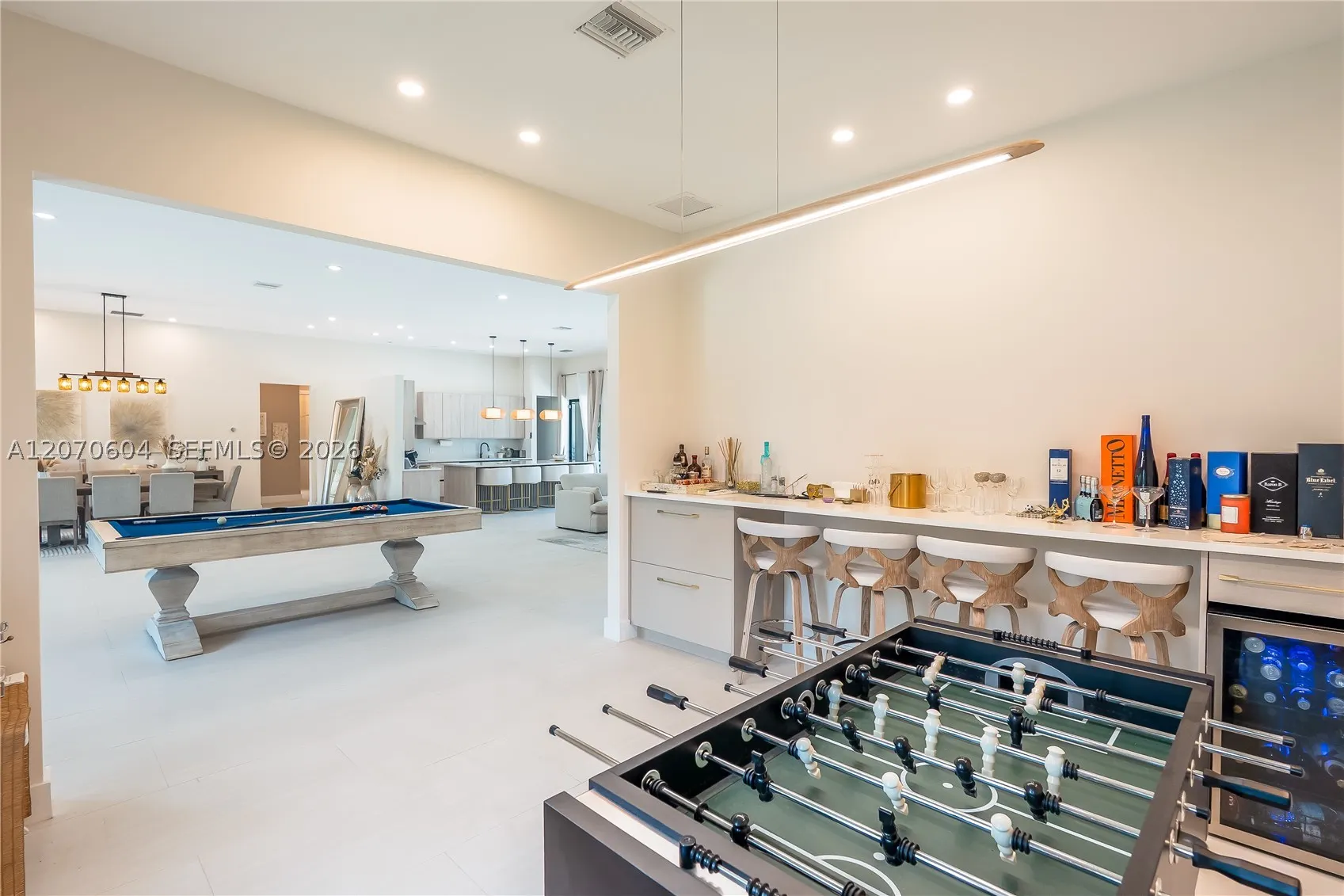 300 Montura Ave