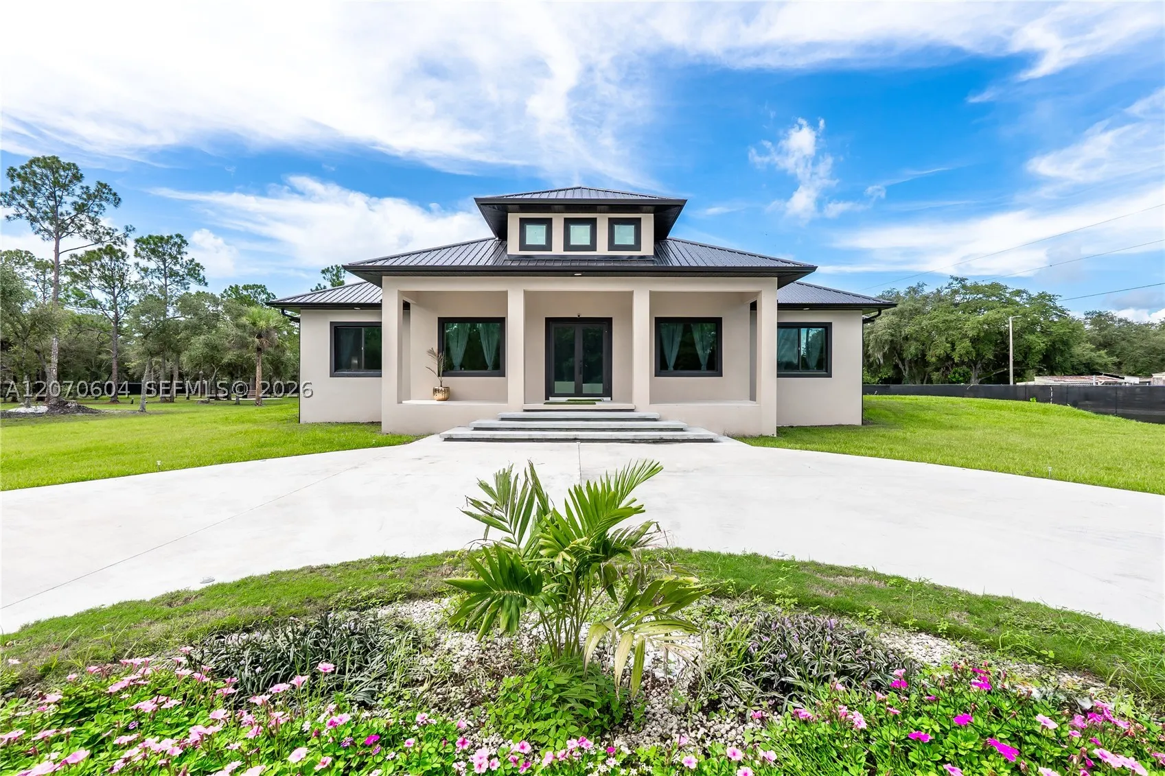 300 Montura Ave