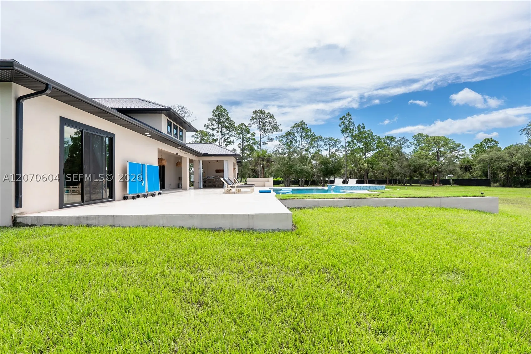 300 Montura Ave