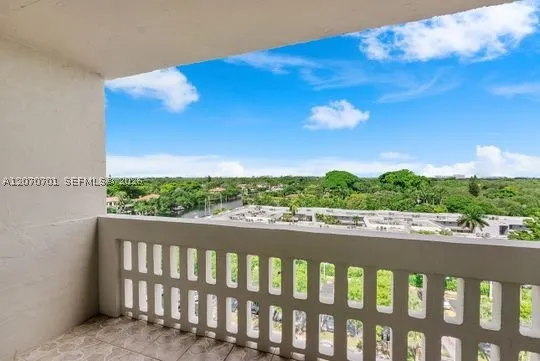90 Edgewater Dr #917